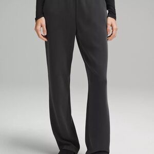 Softstreme High-Rise Pant
Regular black size 12